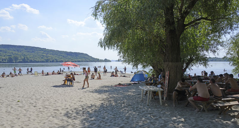 Муљ и вирови по дивљим плажама