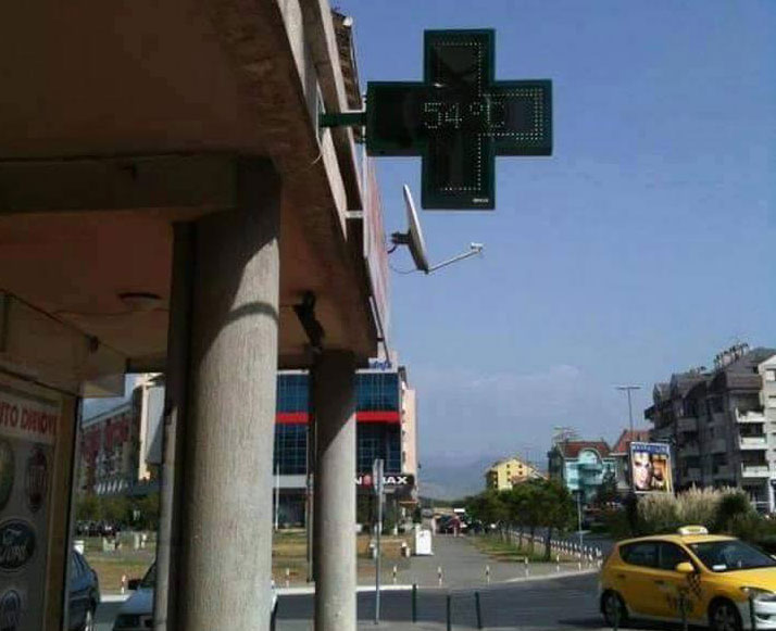 На улицама у Подгорици измерена 54 степена!