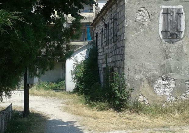 Љуба Ненадовић пркоси прогону ћирилице