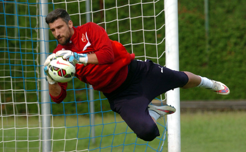 Кахриман отпутовао у Француску на преговоре