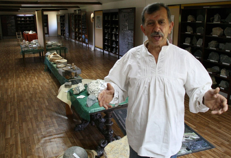 Пецини записи у камену