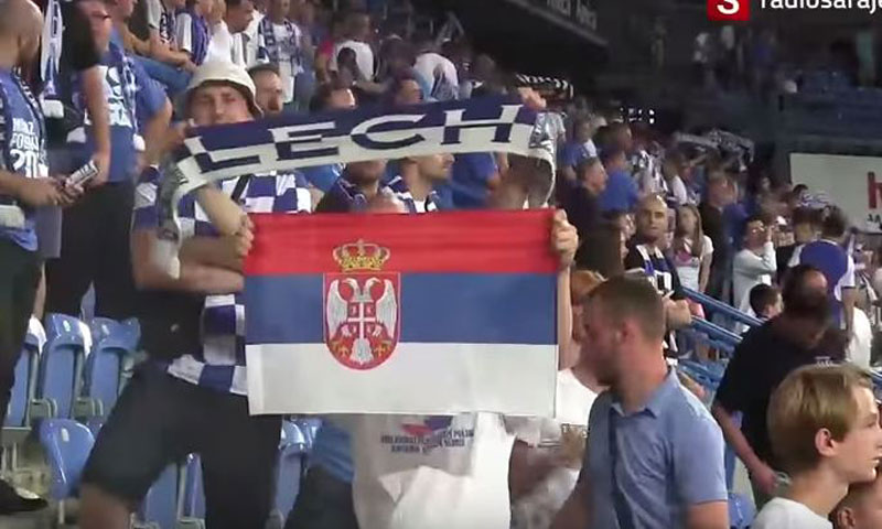 Српска застава на мечу Леха и Сарајева, Пољаци скандирали: Нож, жица, Сребреница