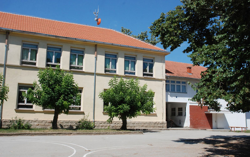 Велика Дренова: Неће да дају школи име Добице Ћосића