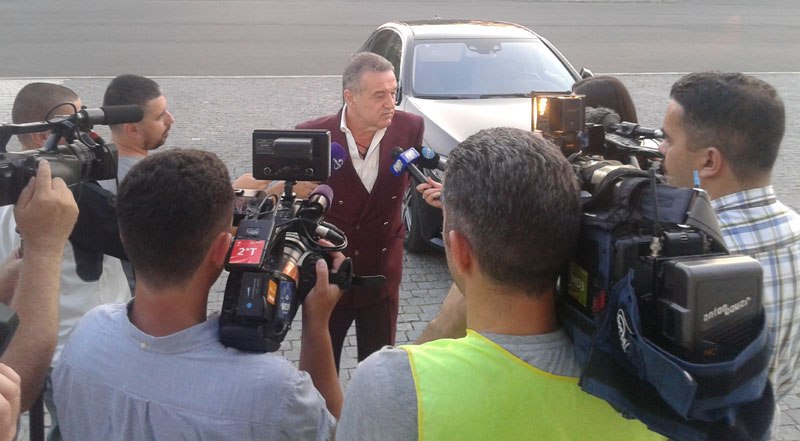 Газда Стеауе пуца од нереалног оптимизма после прве утакмице: Неће нам дати гол 2000 година