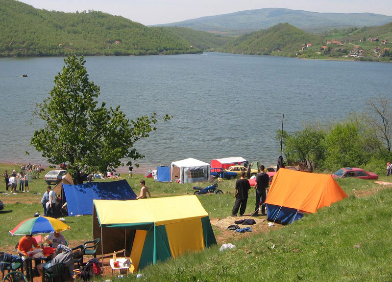 Бованско језеро може и у - чашу
