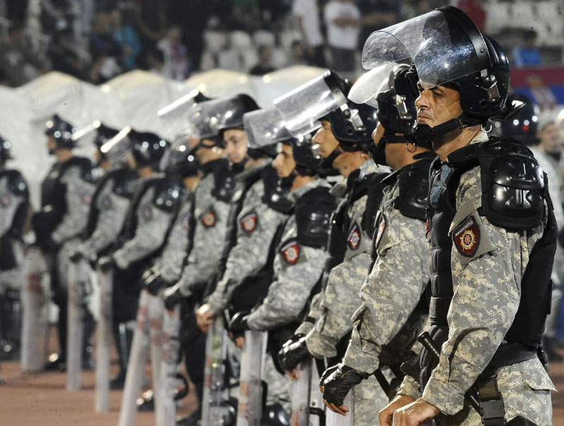 Српски фудбалери у Албанији чуванији од Буша, Вучића и папе