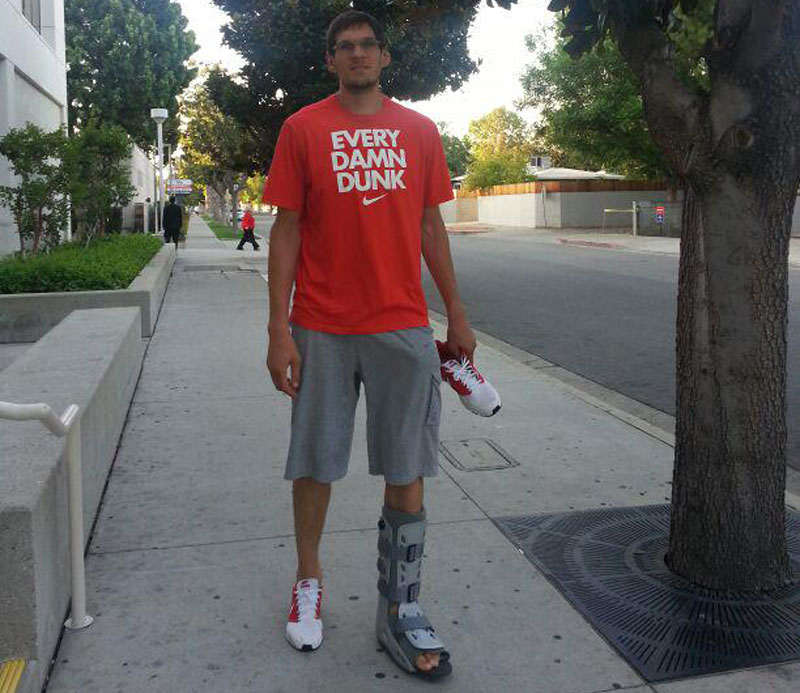 Бобију стављена заштитна чизма, нема прелома ни трагова прелома