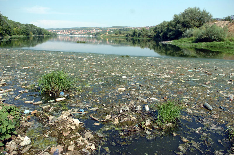 Муке становника Карабурме и околине: Не можемо да живимо од смрада