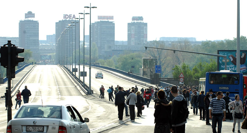 Бранков мост се полако распада!