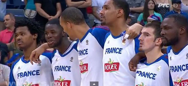 ВИДЕО: Кад лекар француске репрезентације пева химну јер је техника у Арени заказала