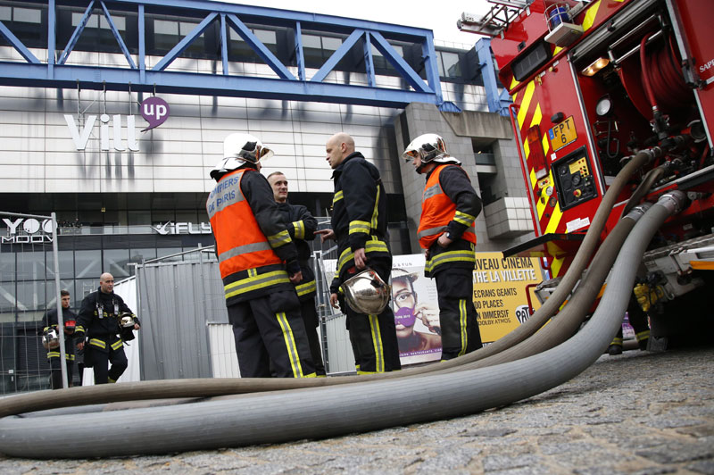 Париз: Пожар у једном од највећих музеја науке у Европи