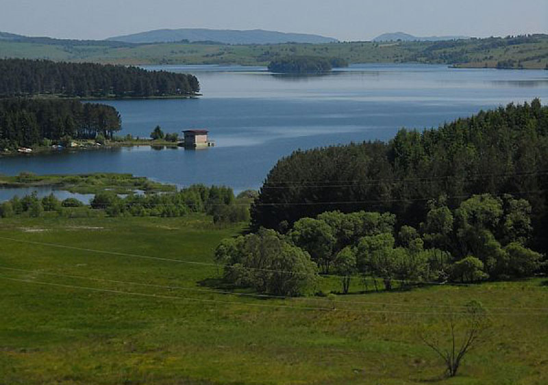 На Власину маме и вода и ваздух