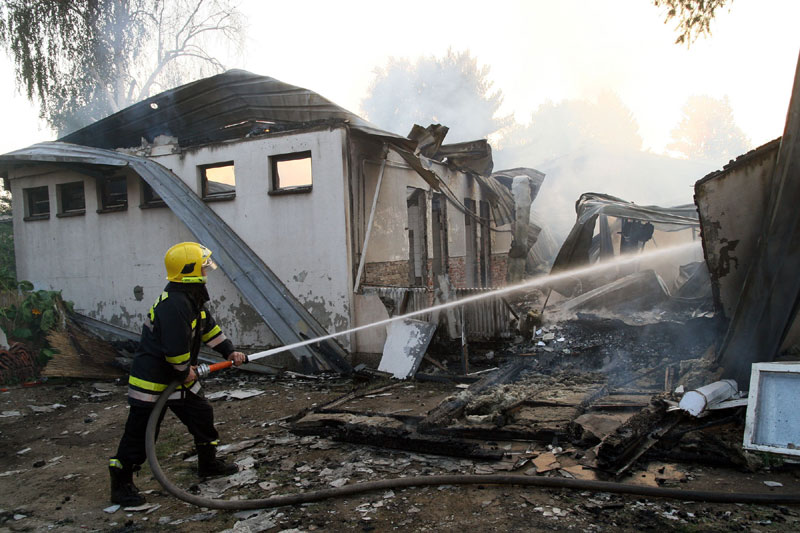 Школа нестала у пожару