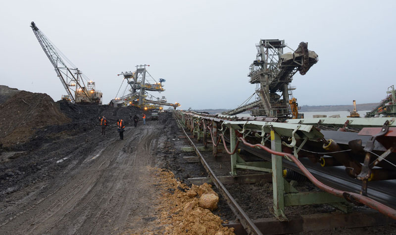 Највише струје и даље из угља