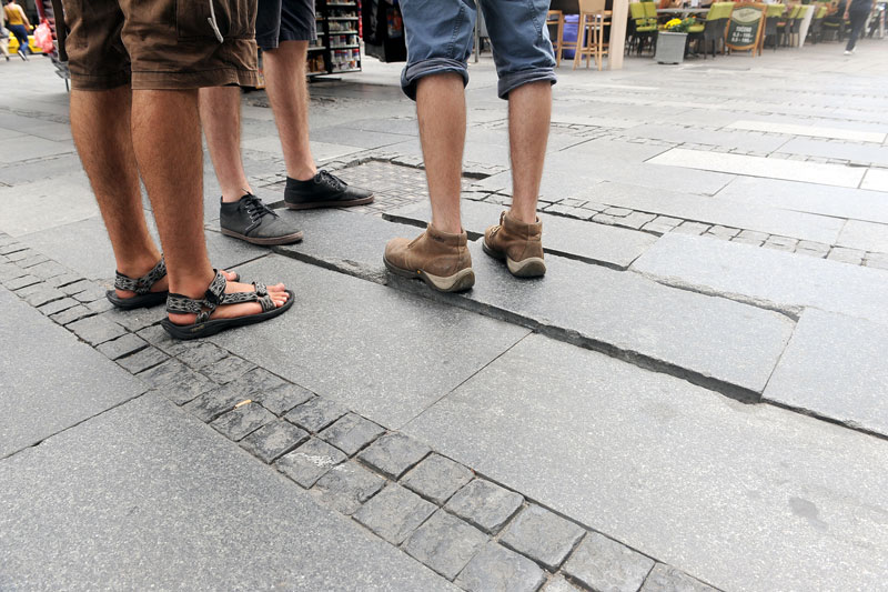 Кнез пун кратера, а радови прекинути?!