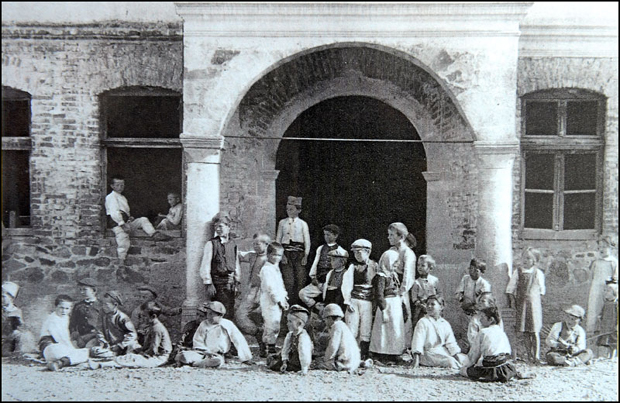 Херој међу анђелима