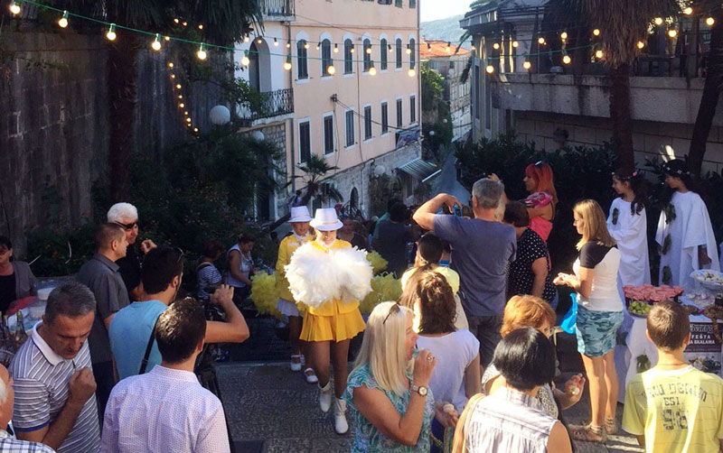 Фешта у част бокељске кужине