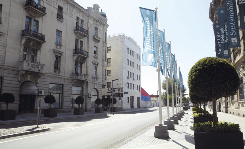 Асфалт, паркинг, па - две куле