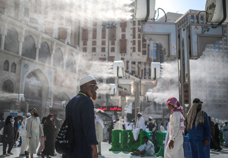 Мека: Пожар у хотелу - двоје повређено, хиљаду евакуисано