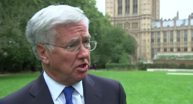 Британски министар одбране: Русија крива за нови хладни рат!