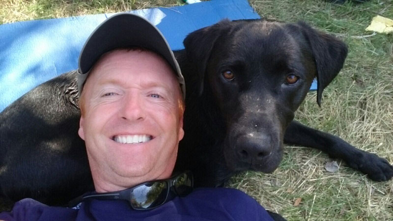 Ирац хода у част Срба