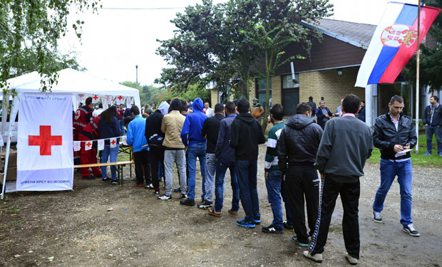 Вучић: Кроз Србију прошло највише избеглица и то без проблема; Мађарска не жели да затвори границе, већ да их заштити; У Хрватску ушло готово 55 хиљада миграната