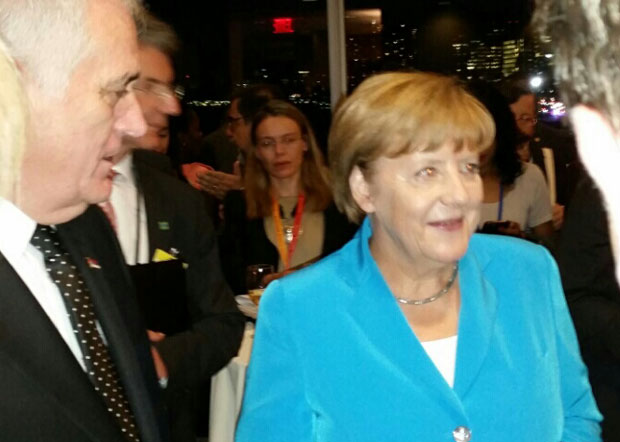 Николић и Меркел сагласни: Србија реаговала одмерено