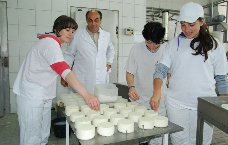 Републички буџет школама које зарађују празни рачуне!