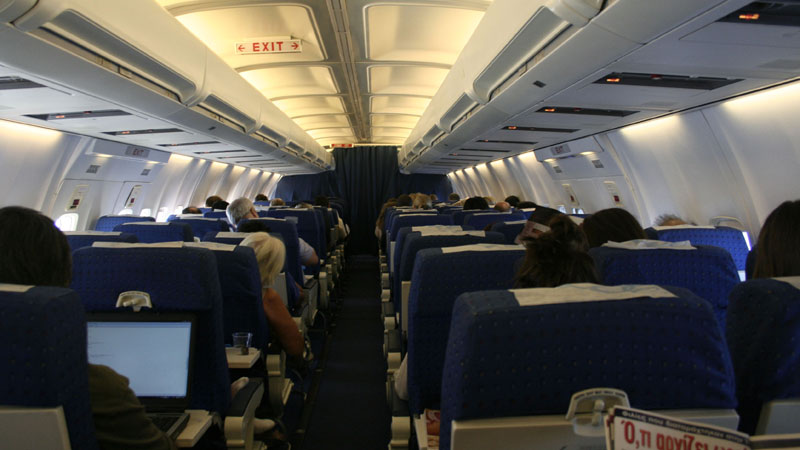 Побркао врата од тоалета са вратима од авиона