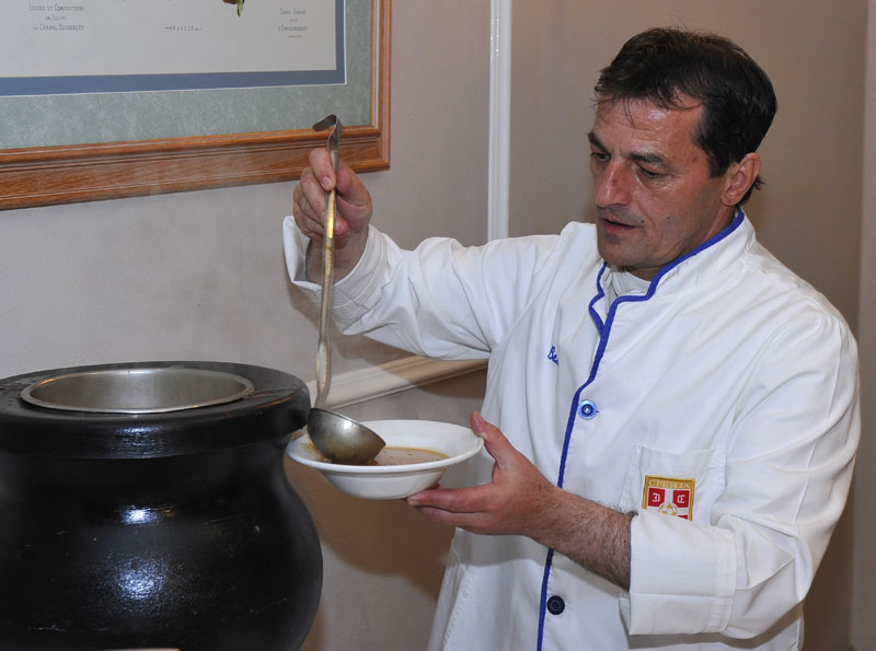 Кувар “орлова” пред пут у Тирану: Нема страха од тровања