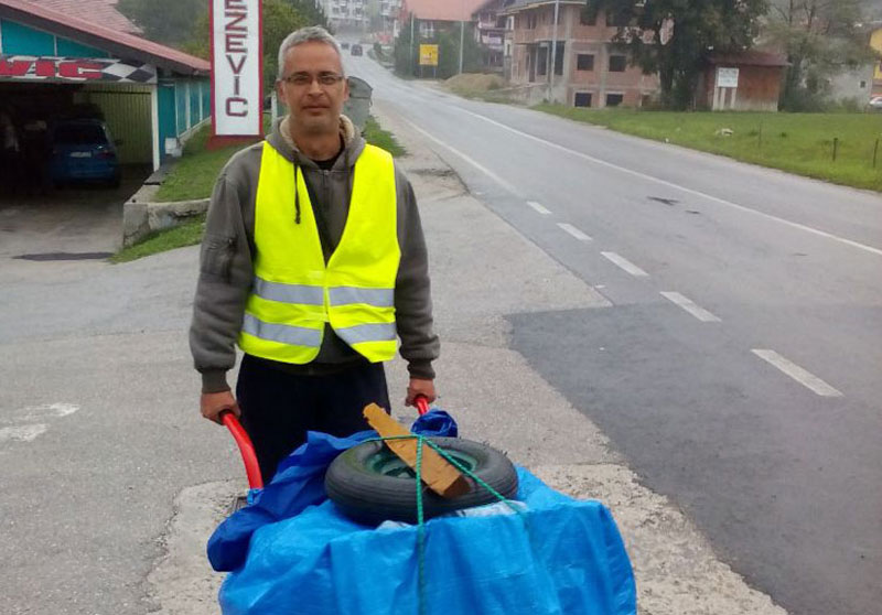 Пљевља: Суботичанин иде пешке до Острога