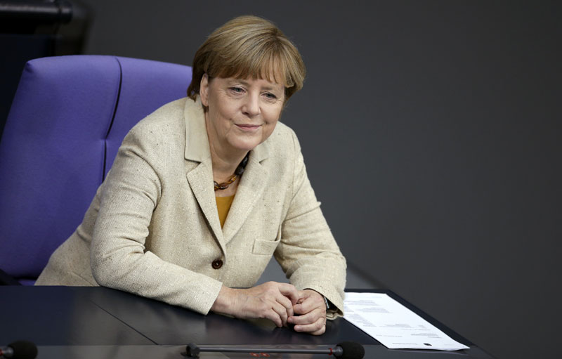 Меркел: Брже радити за избеглице