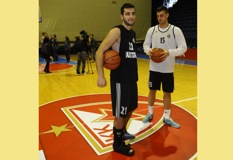 Партизанова промоција са грбом Звезде