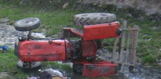 Преврнуо се трактор, настрадала двојица