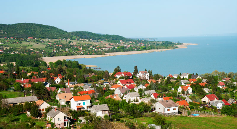 Чари панонског мора, лаванде и вина 
