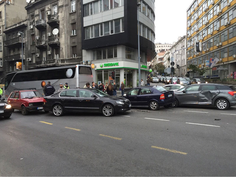 ФОТО: Ланчани судар четири возила код Зеленог венца