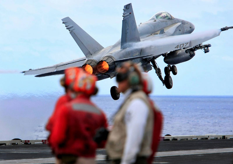 Амерички сенатори у страху: Блиски исток мења америчке ловце руским?(ВИДЕО)