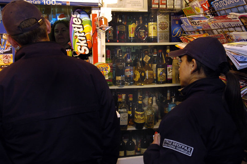 Продаја алкохола и после 22 часа?