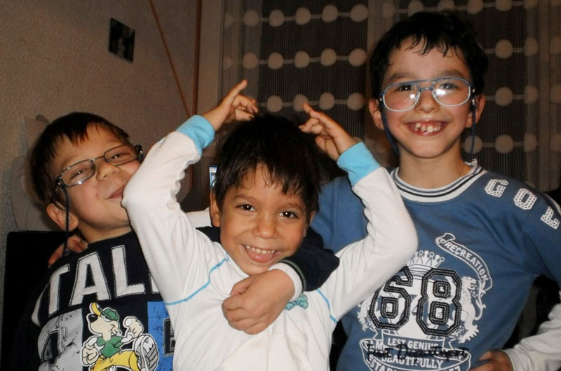 Јавност враћа Драгићима децу