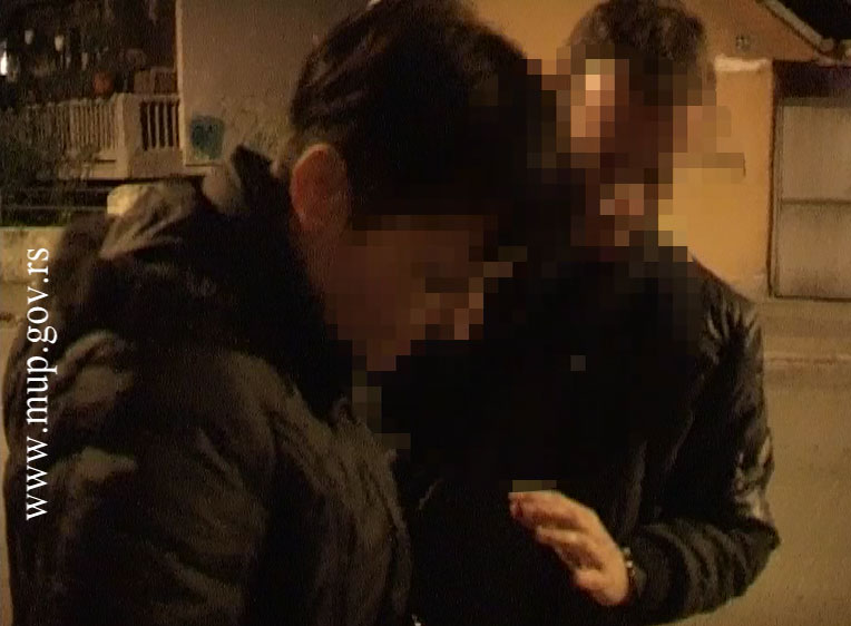 ВИДЕО: Ухапшена пореска инспекторка: Тражила 1.000 евра да не пише казну?
