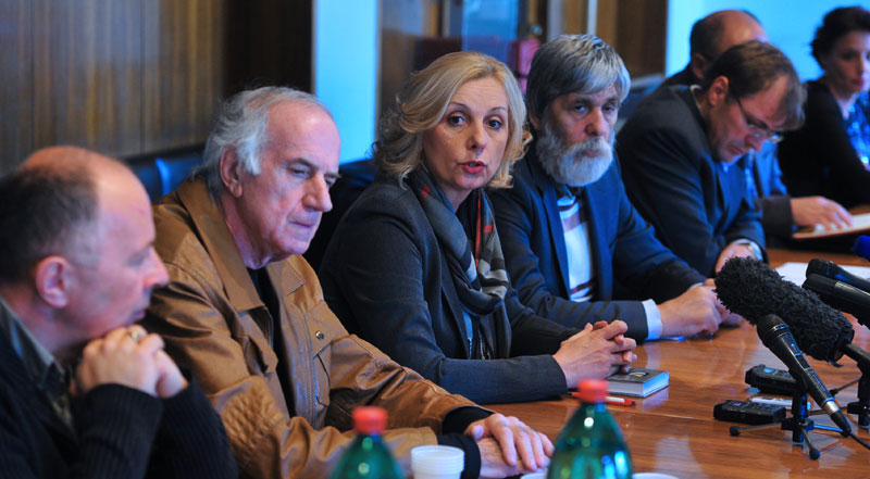 Штрајк, па једна плата помоћи?