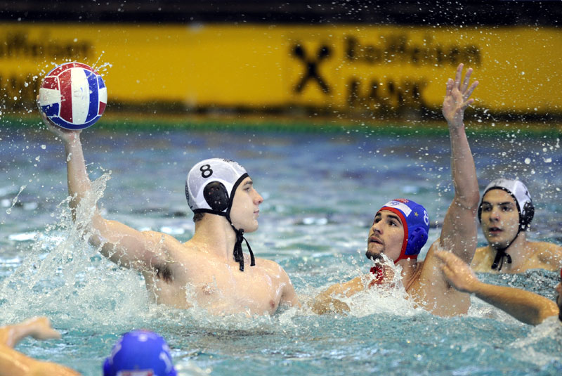 Ватерполисти Партизана убедљиви у вечитом дербију