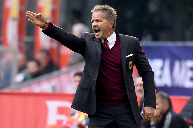 Стиже Михин Милан: На правом смо путу