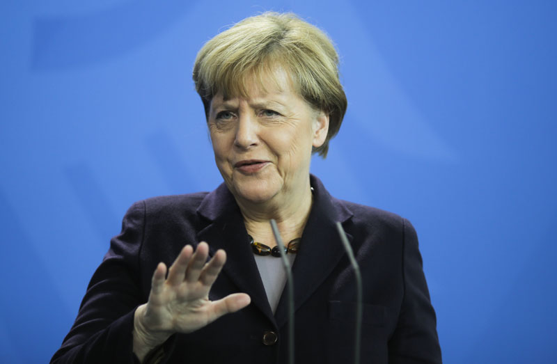 Меркел: ЕУ не може дозволити Грчкој да западне у хаос