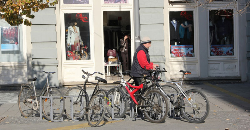 Увели таксу за бицикл