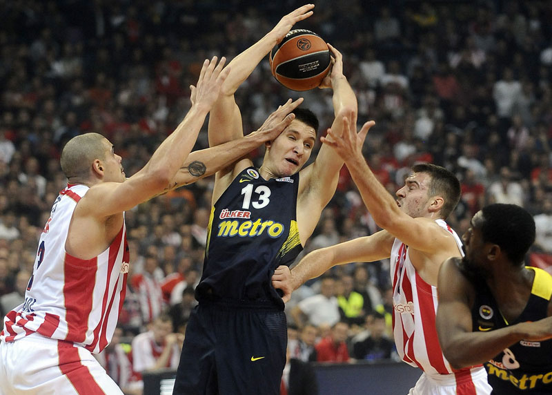 ЕЛ: Фенер прејак за Звезду