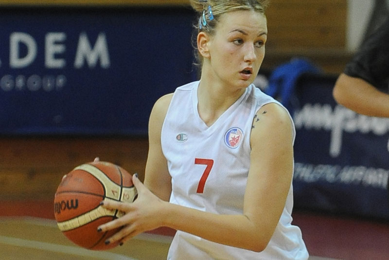 ФОТО: Наташа Ковачевић поново на терену