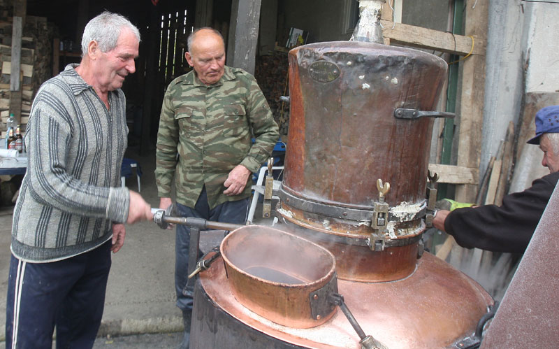 Ракија на српско тржиште излази из илегале