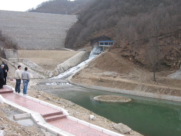Лакше до киловата из воде