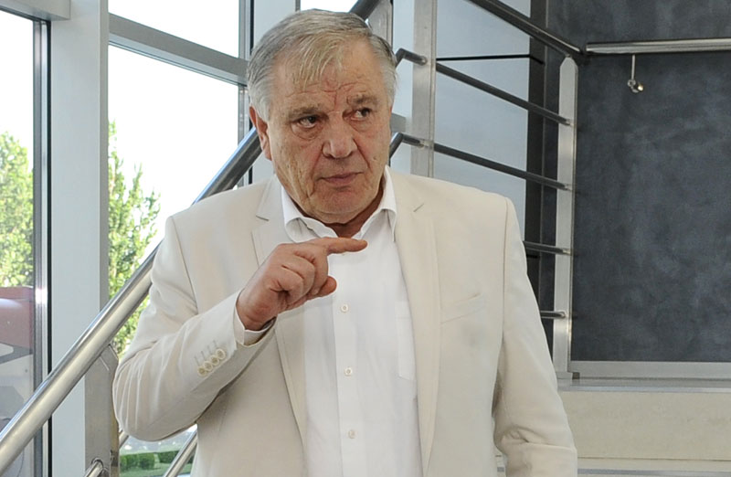 Караџић за “Новости”: Криви смо сви, избори морају бити одржани што пре